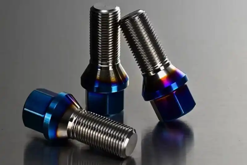 фото Титановые болты