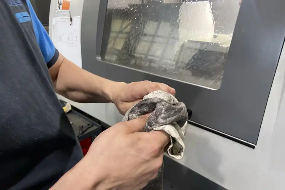 Фото профилактика и ТО фрезерных станков с ЧПУ в Учебном центре Трайв