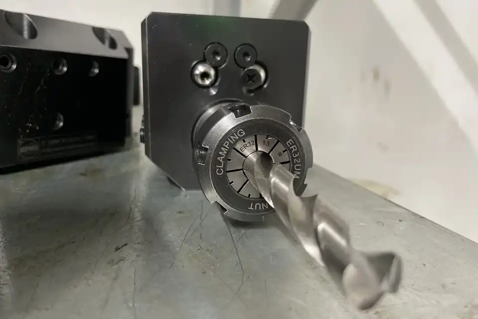 Фото Сверлильный станок на производстве Трайв